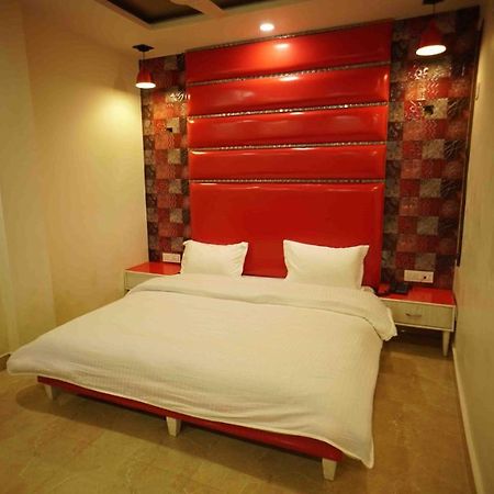 Hotel Soluxe Yamunānagar Dış mekan fotoğraf
